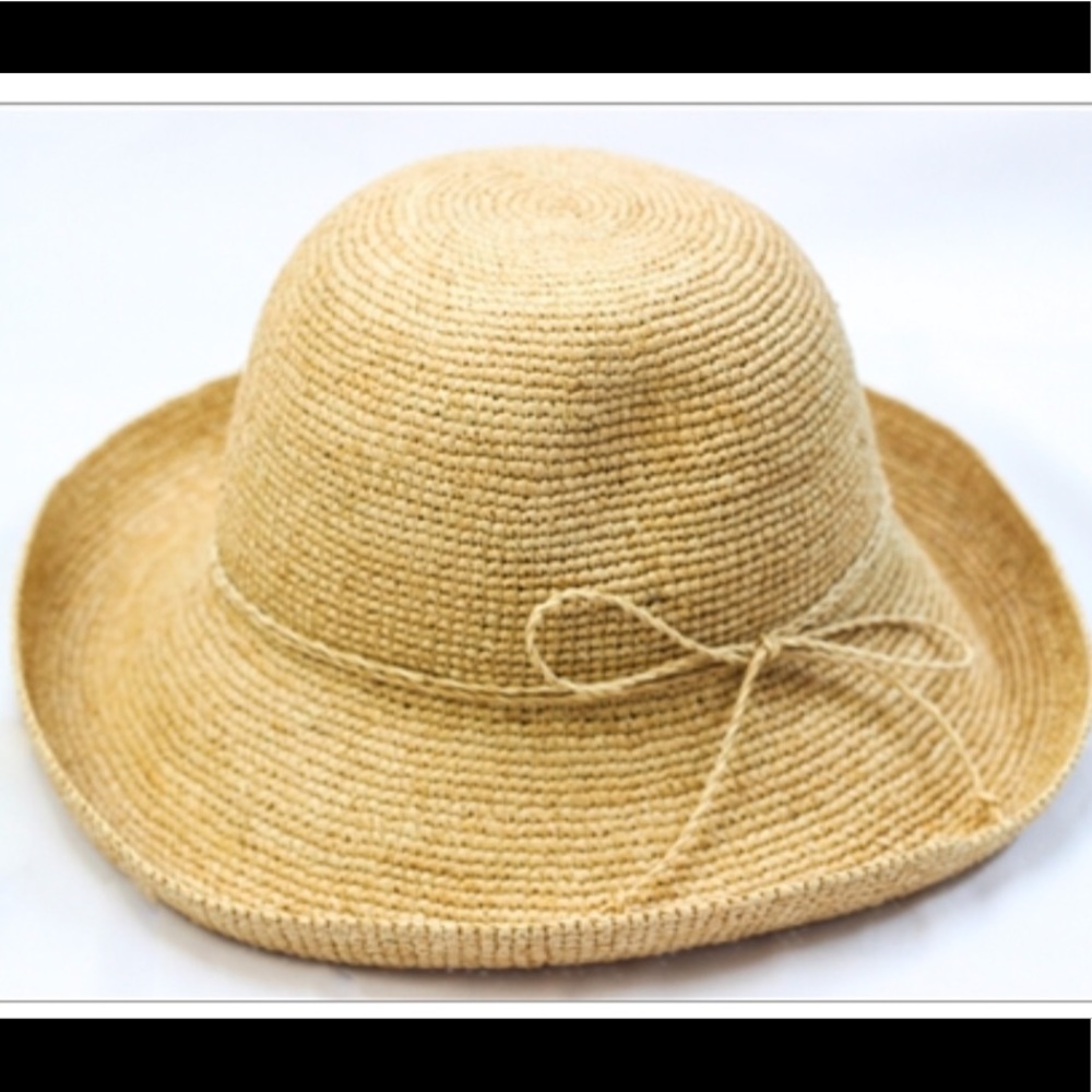 Raffia hat
